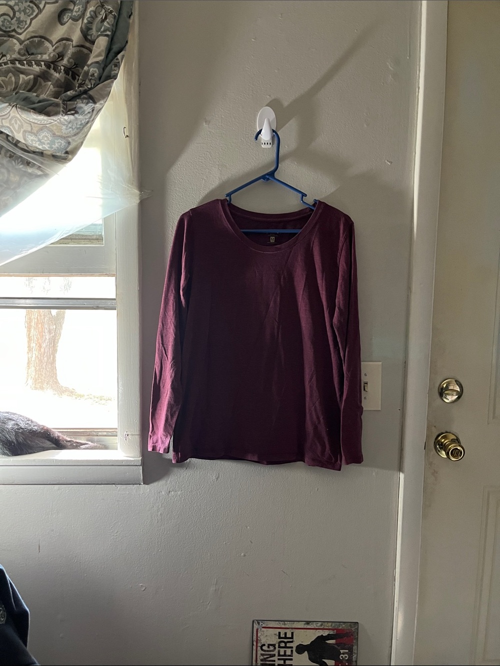 Men's Long-Sleeve Crewneck Shirt in Burgundy